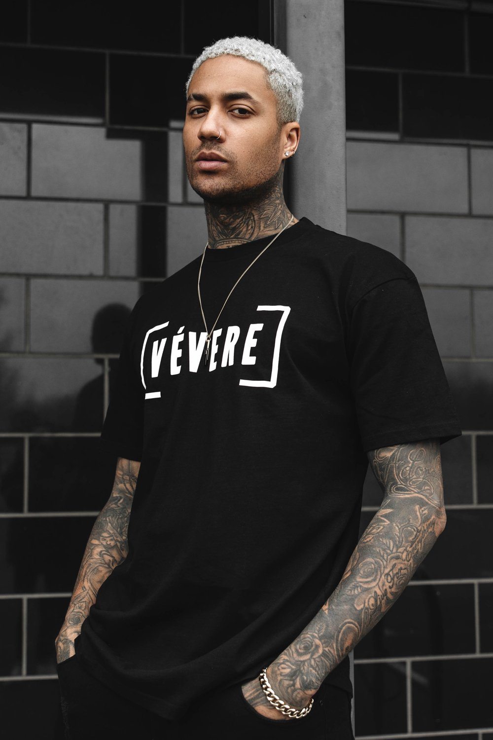Black Classic T-Shirt side - Vevere